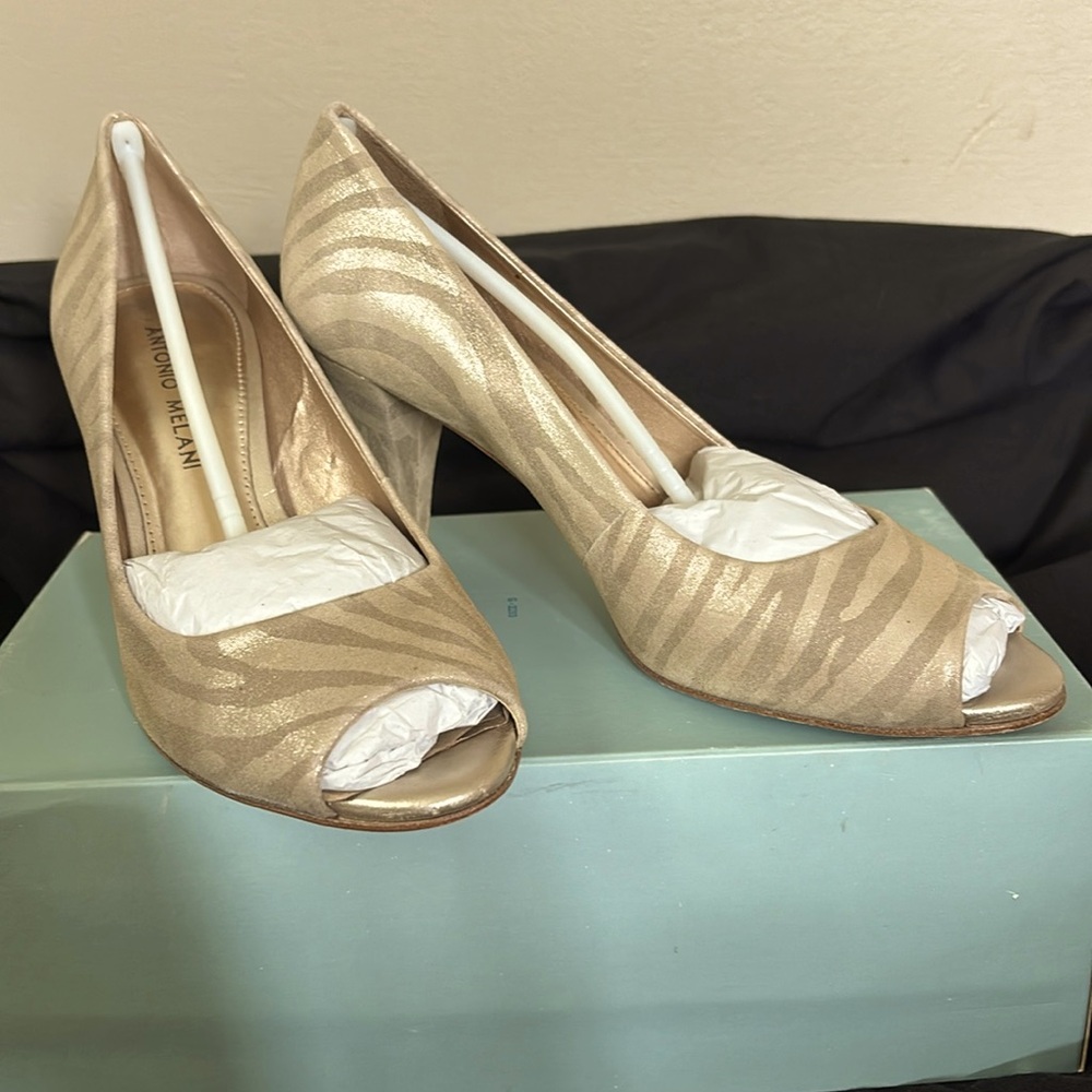 Antonio Melani Marion 713 Gold Met Zebra Pumps